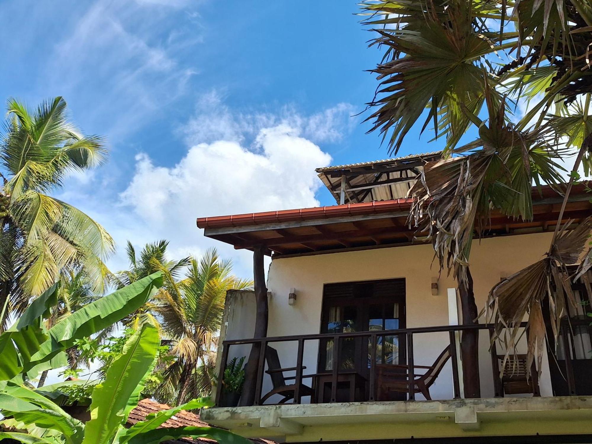 Bandulas Beach House Хикадува Екстериор снимка