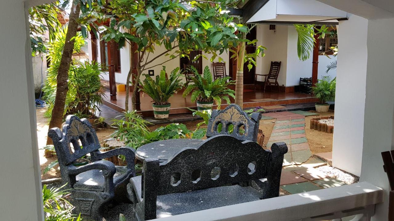 Bandulas Beach House Хикадува Екстериор снимка