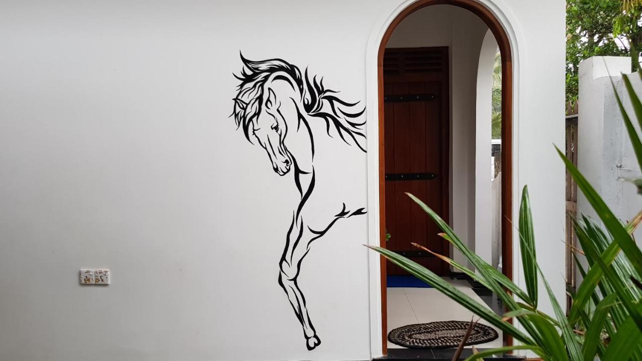 Bandulas Beach House Хикадува Екстериор снимка