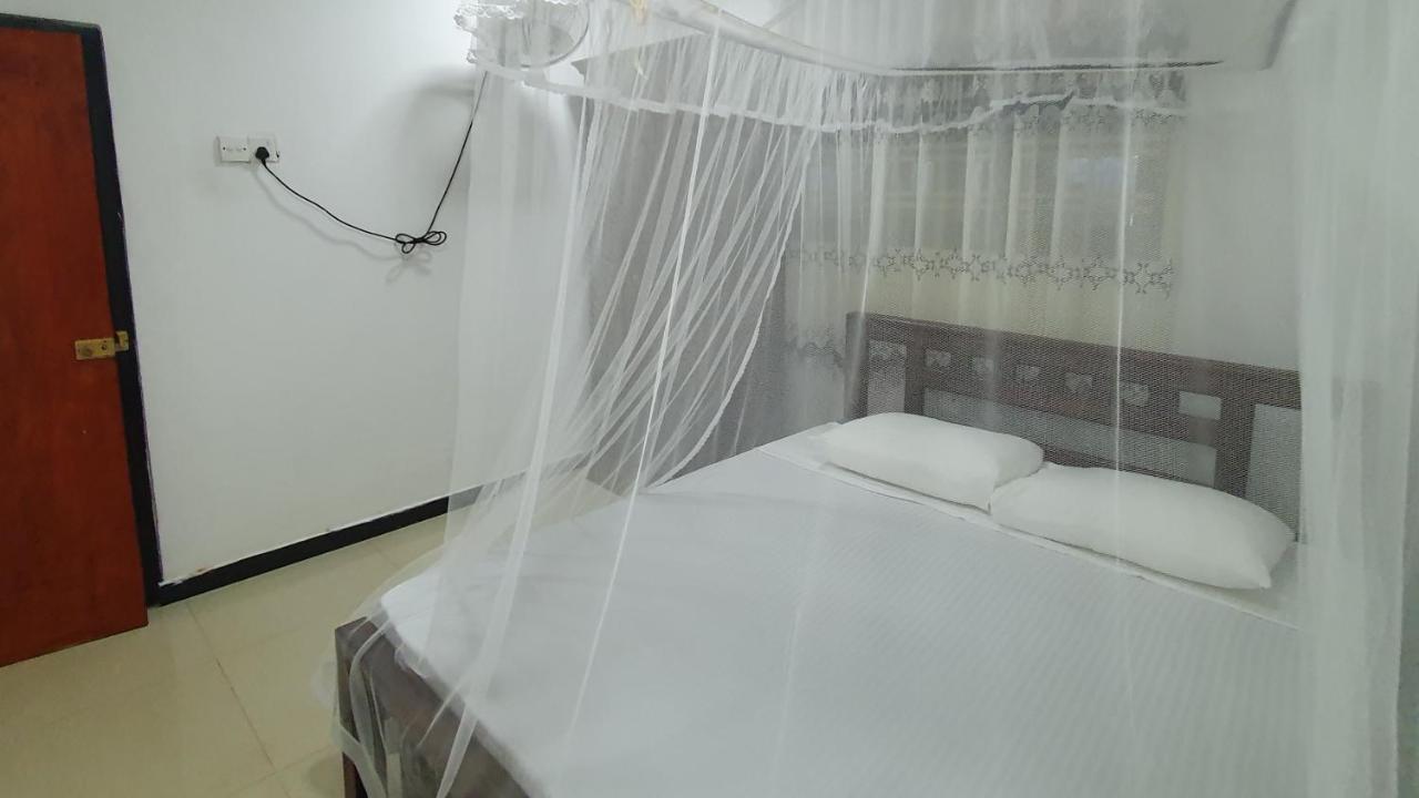 Bandulas Beach House Хикадува Екстериор снимка